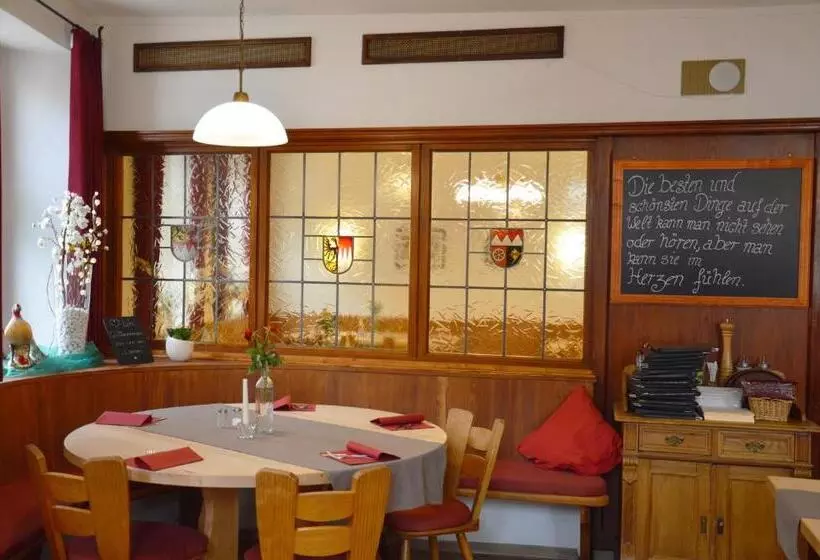 Hotelli Gasthof Metzgerei Lamm   Benedikt Rückel