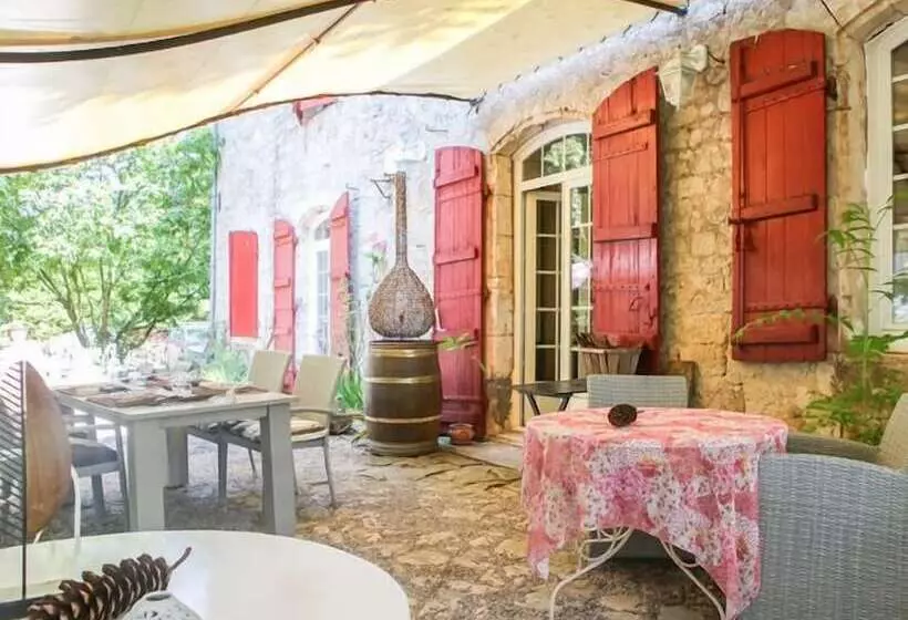 ペンション La Gentilhommière Restaurant Etincelles