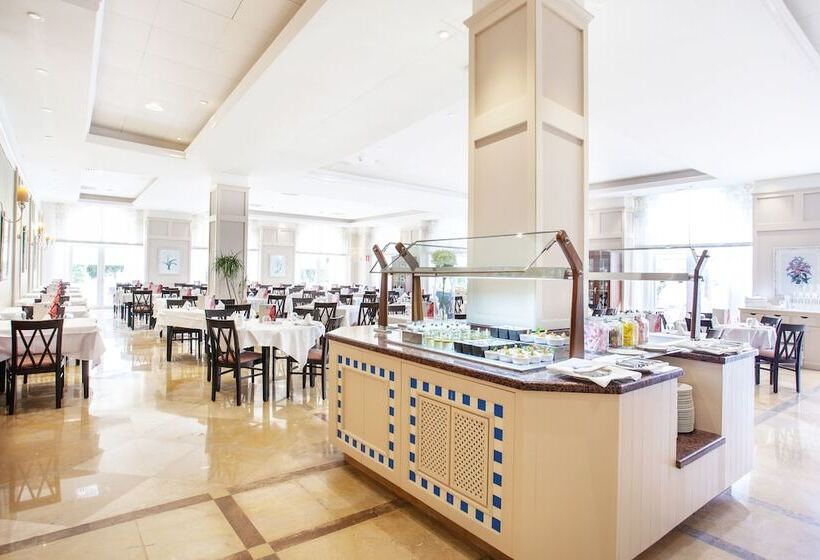 Grupotel Macarella Suites & Spa