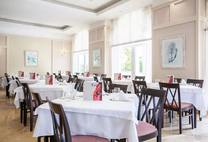 Grupotel Macarella Suites & Spa