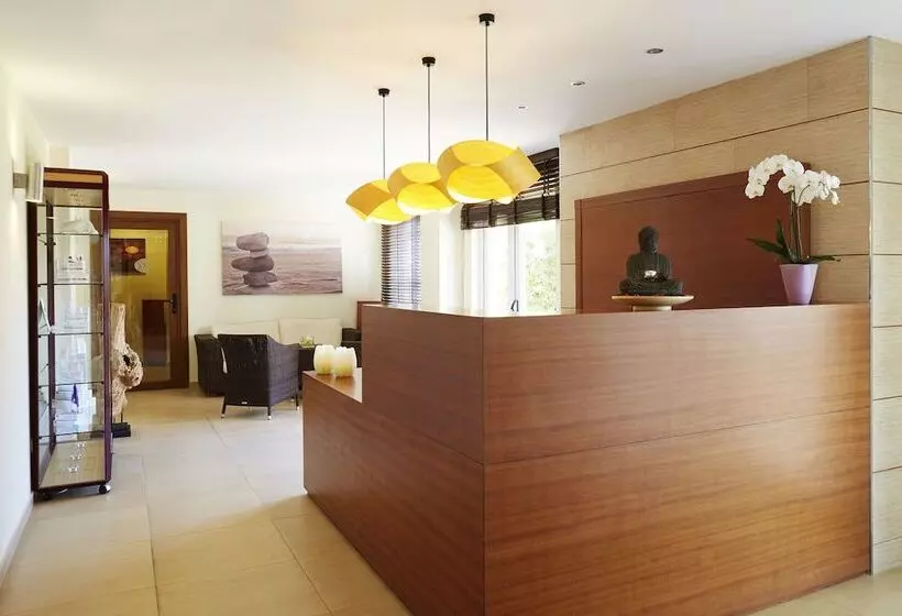 Grupotel Macarella Suites & Spa