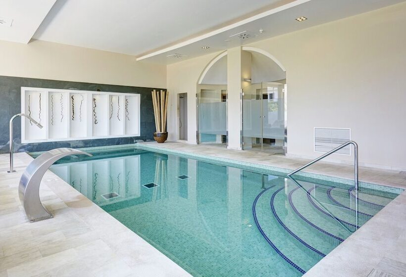 Grupotel Macarella Suites & Spa