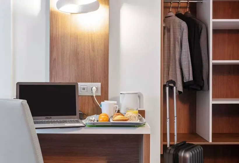 هتل Campanile Epinal Centre Gare