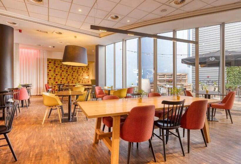 هتل Holiday Inn Express Mechelen City Centre, An Ihg