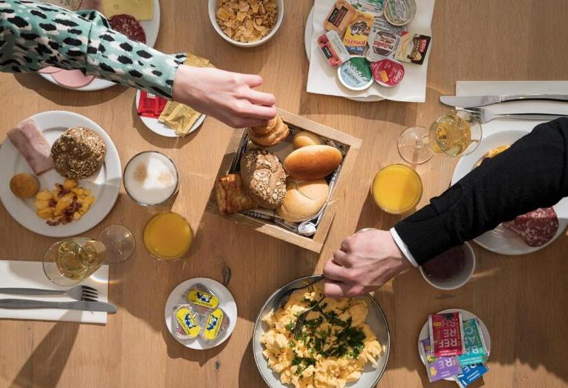 هتل Holiday Inn Express Mechelen City Centre, An Ihg