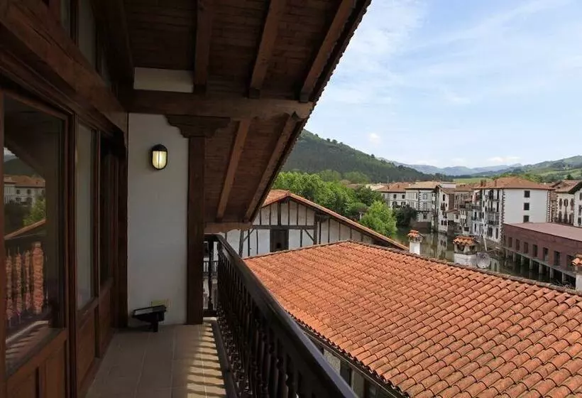 호텔 Hostal Antxitonea
