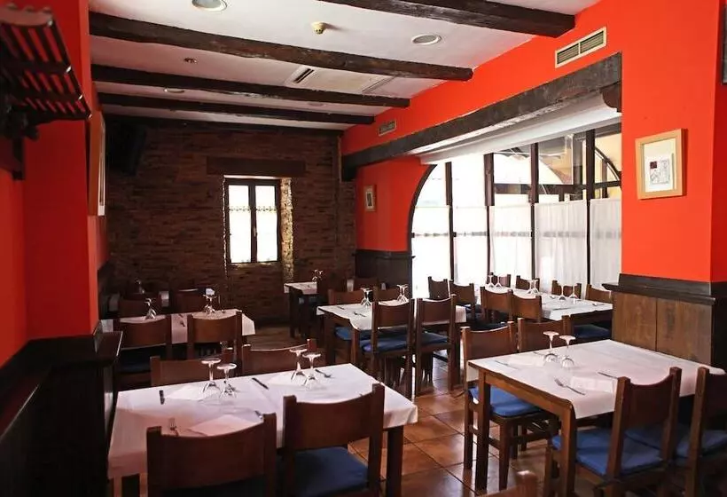 호텔 Hostal Antxitonea