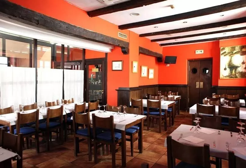 호텔 Hostal Antxitonea