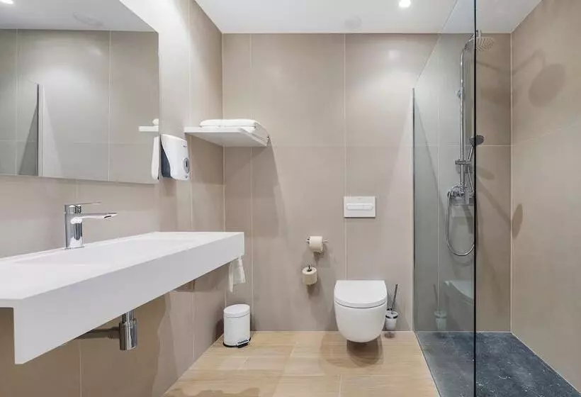 호텔 Hostal Antxitonea