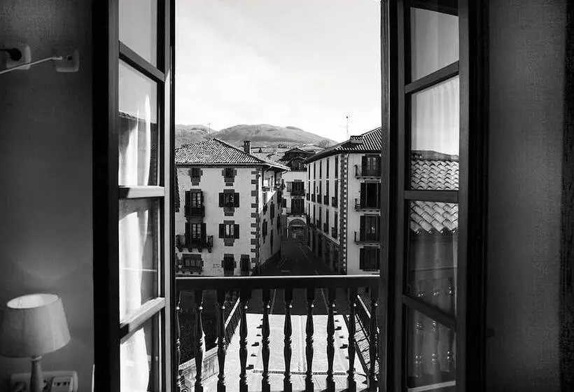 호텔 Hostal Antxitonea