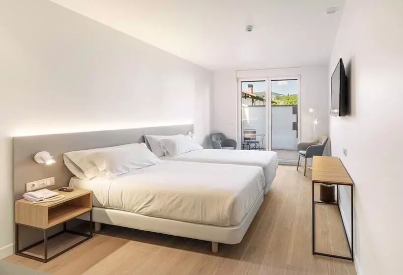호텔 Hostal Antxitonea
