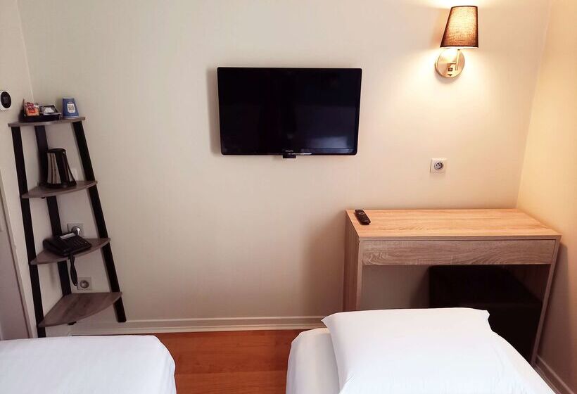 Отель Kyriad Nîmes Ouest A9