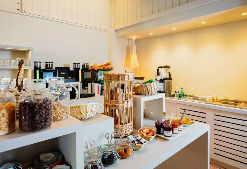 בית מלון כפרי Kyriad Nîmes Ouest A9