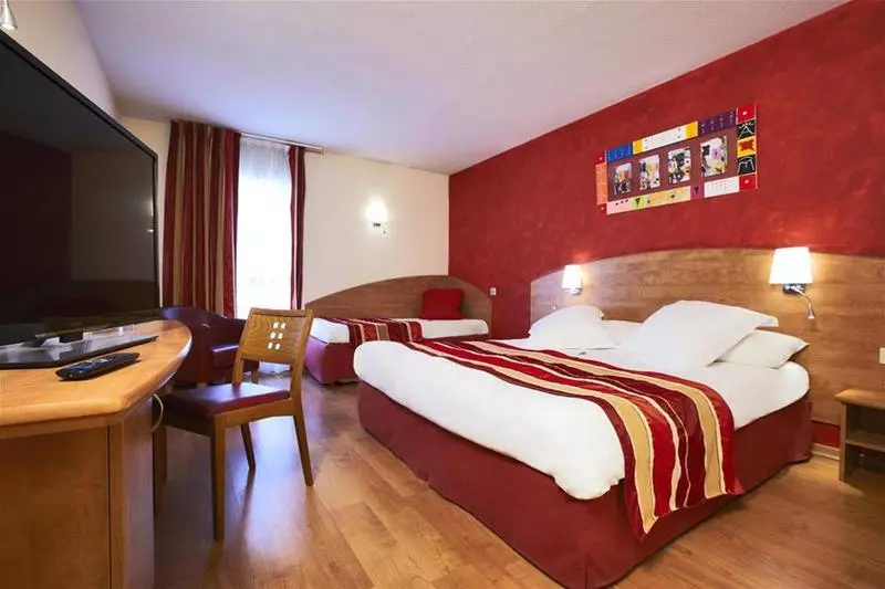 בית מלון כפרי Kyriad Nîmes Ouest A9