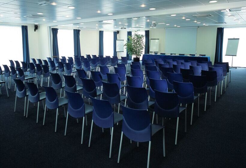 هتل Kyriad Prestige Bordeaux Aeroport