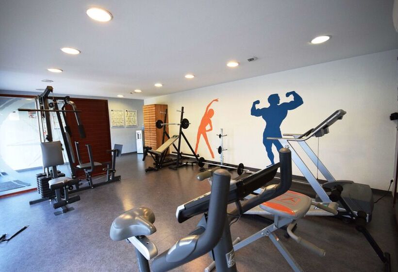 هتل Kyriad Prestige Bordeaux Aeroport