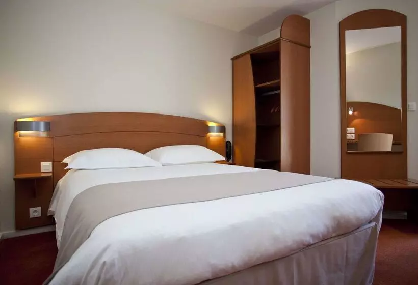 Отель Kyriad Rennes Nord