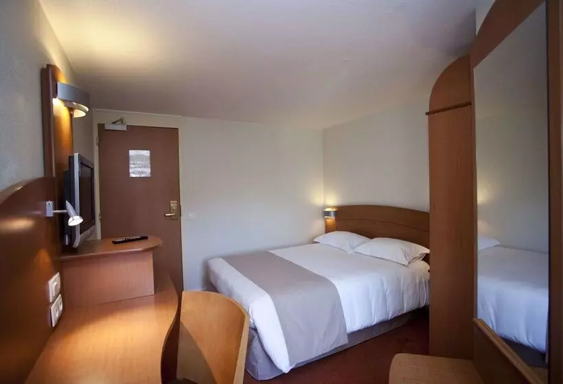 Отель Kyriad Rennes Nord