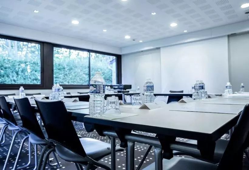 Отель Kyriad Rennes Nord