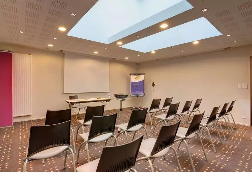 Отель Kyriad Rennes Nord