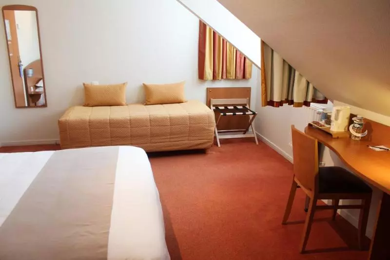 Отель Kyriad Rennes Nord