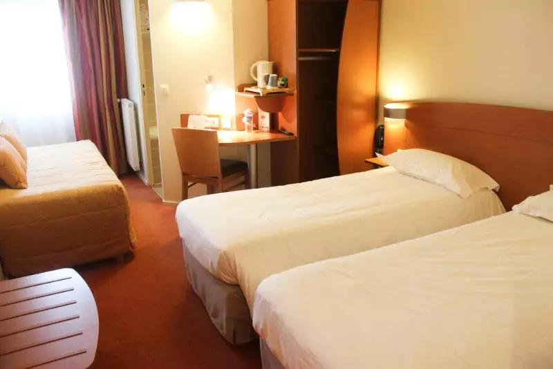 Отель Kyriad Rennes Nord