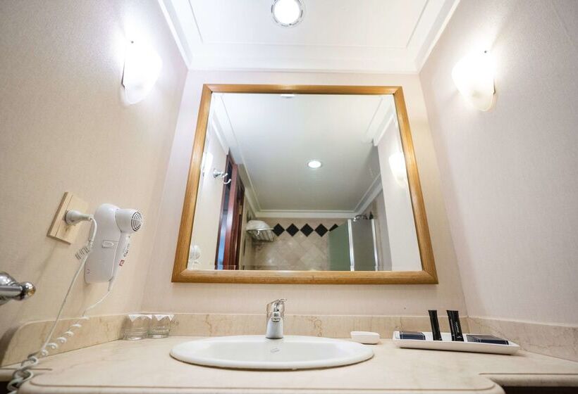 هتل Doubletree By Hilton Buenos Aires