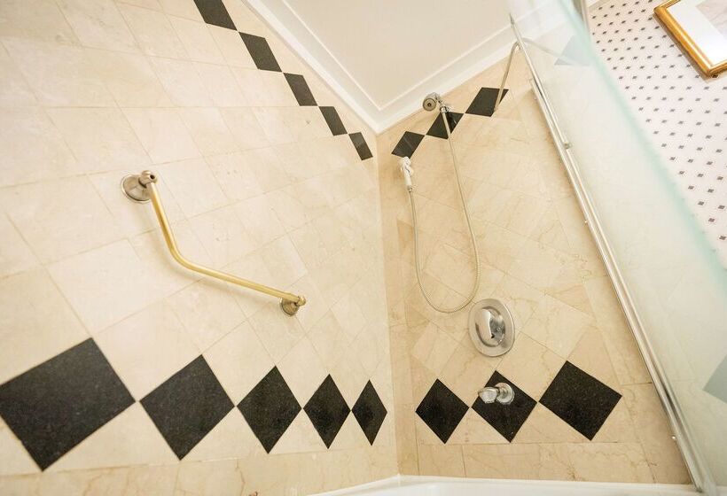 هتل Doubletree By Hilton Buenos Aires