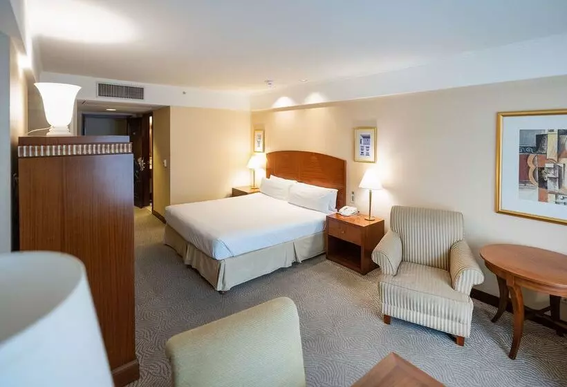 هتل Doubletree By Hilton Buenos Aires