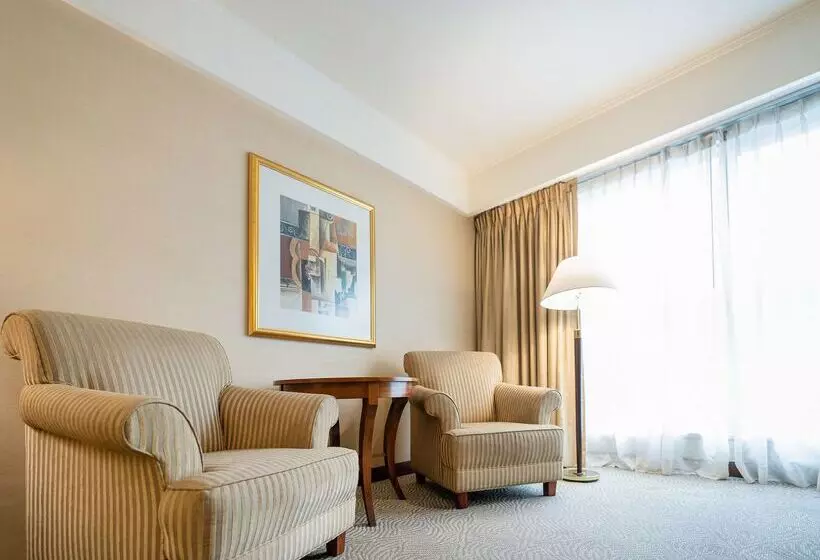 هتل Doubletree By Hilton Buenos Aires