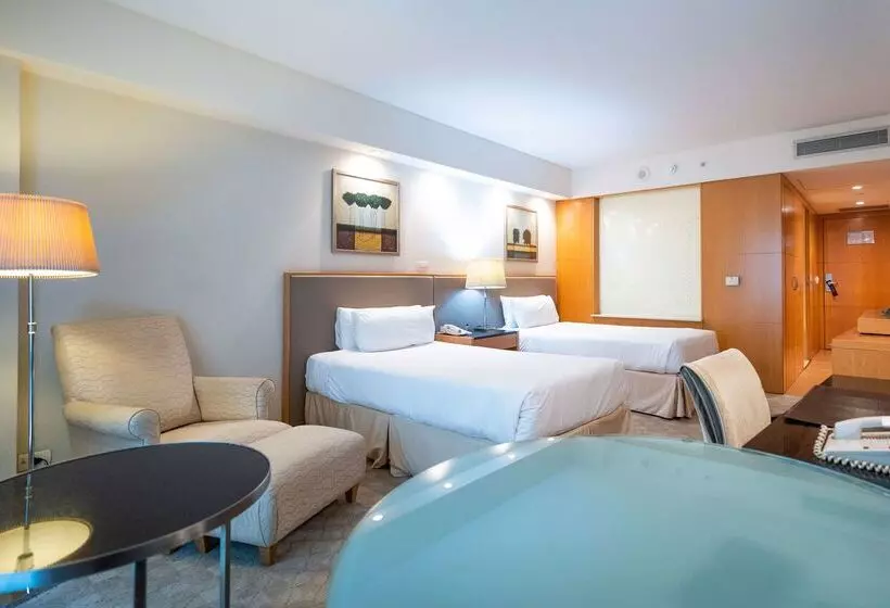 هتل Doubletree By Hilton Buenos Aires