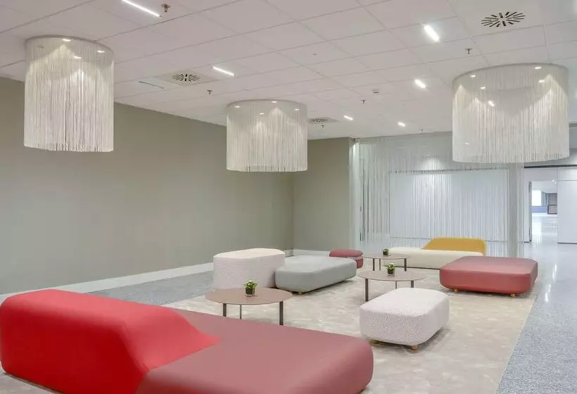 Отель NH Milano Congress Centre