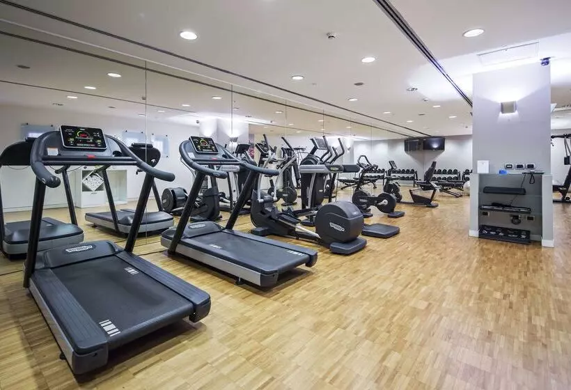 Отель NH Milano Congress Centre