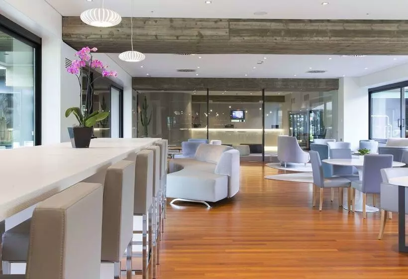 Отель NH Milano Congress Centre