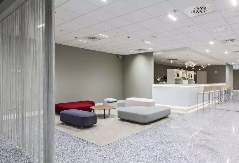 Отель NH Milano Congress Centre