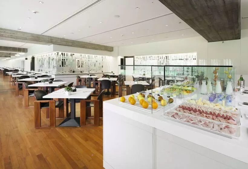 Отель NH Milano Congress Centre