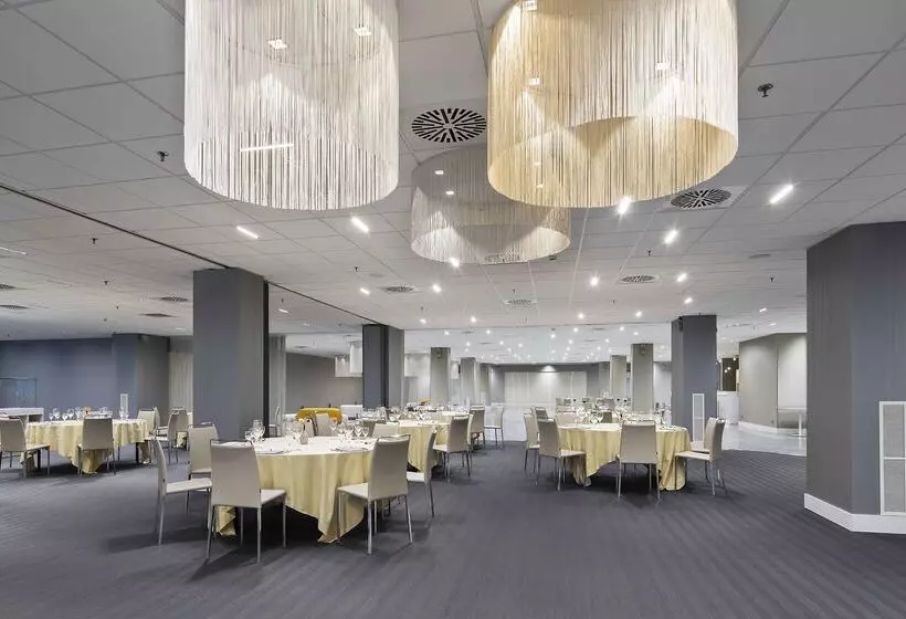 Отель NH Milano Congress Centre