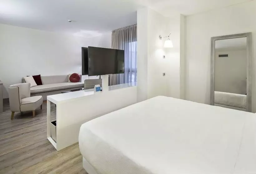 Отель NH Milano Congress Centre