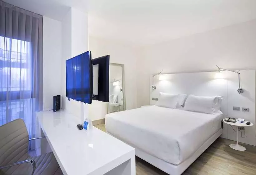 Отель NH Milano Congress Centre