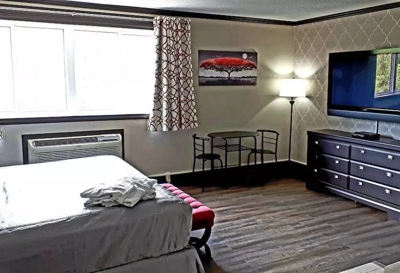 Causeway Bay Hotel Sparwood