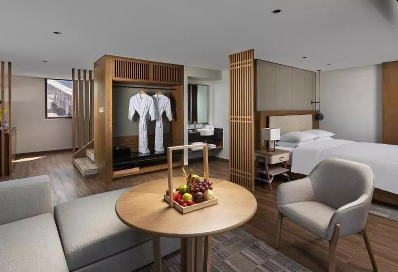 ホテル Wingate By Wyndham Hainan Chengmai