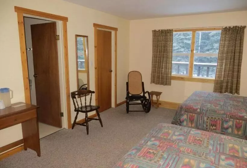 Hotelli Black Cat Guest Ranch