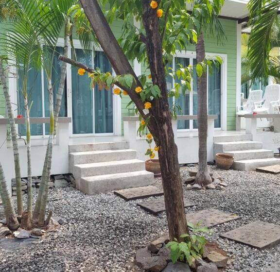 Hotel Charlie S Bungalows