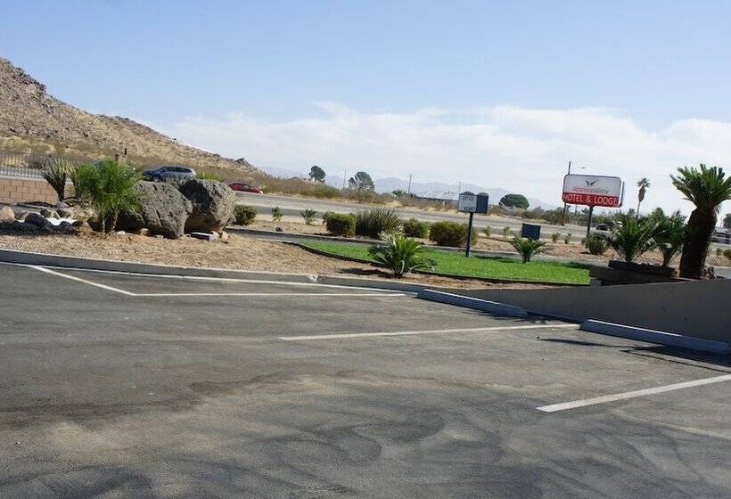 Apple Valley Hotel & Lodge