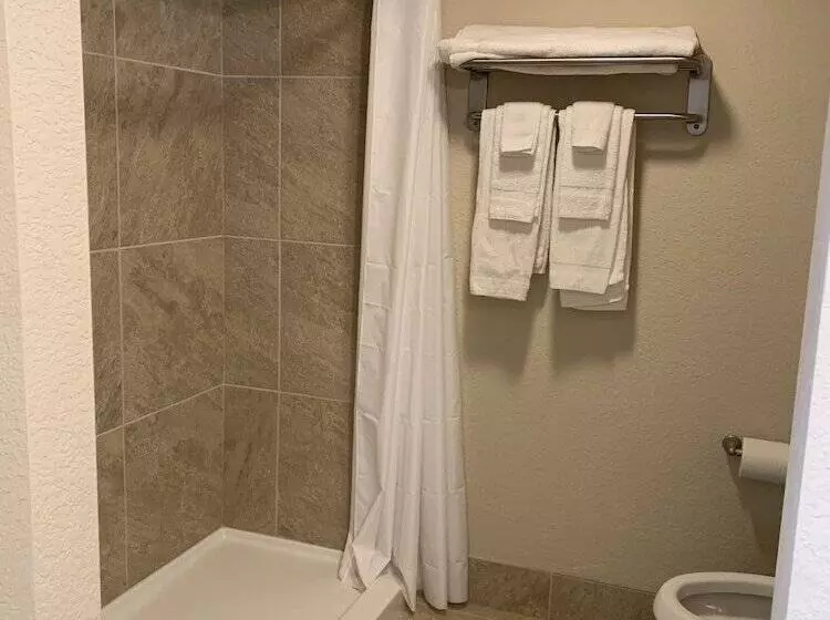 Apple Valley Hotel & Lodge