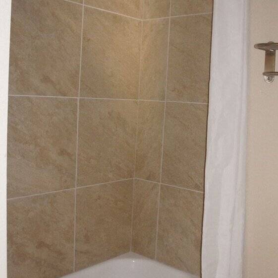 Apple Valley Hotel & Lodge