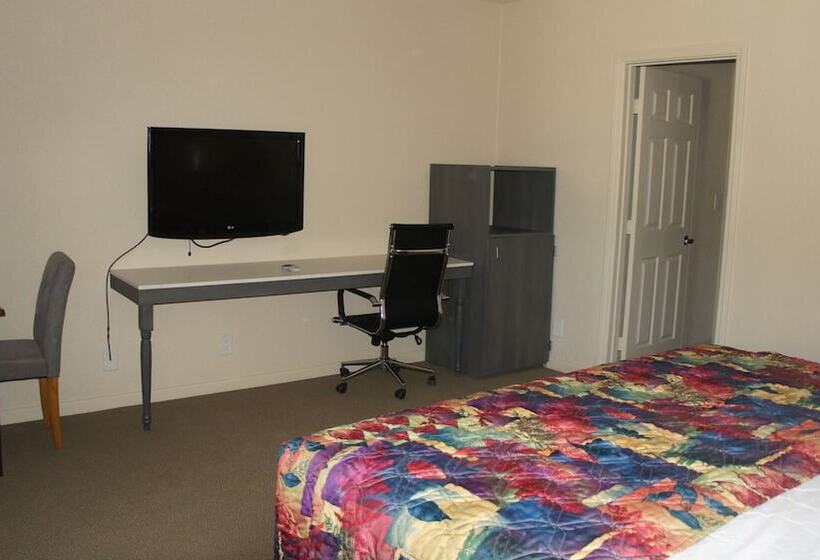 Apple Valley Hotel & Lodge