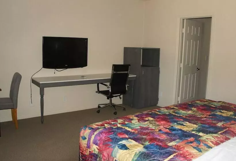 Apple Valley Hotel & Lodge