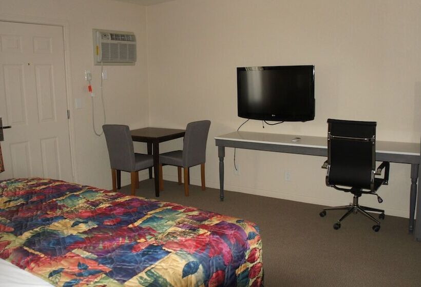 Apple Valley Hotel & Lodge