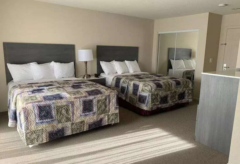 Apple Valley Hotel & Lodge